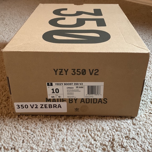 Yeezy Boost 350 V2 (Zebras) - Picture 8 of 10